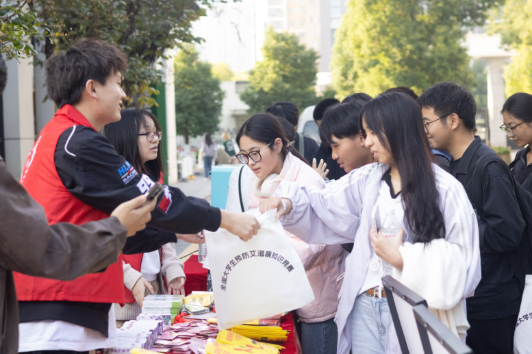 1761889423973704.png 306.png